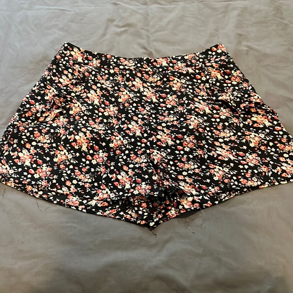 Flowy shorts